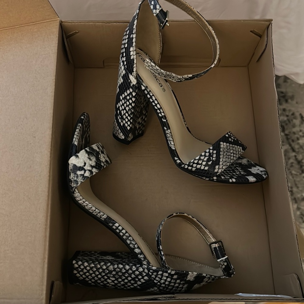 Size 6 Francesca’s shoes NEVER WORN